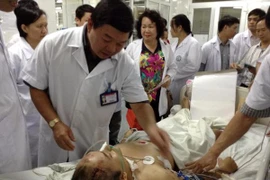 Chuyển về Hà Nội các bệnh nhân nặng trong vụ xe lao xuống vực