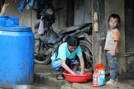 Nâng cao chất lượng dân số được xác định là nhiệm vụ trọng tâm trong giai đoạn hiện nay. (Ảnh: TTXVN)