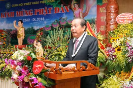 Phó Thủ tướng Thường trực Chính phủ Trương Hòa Bình phát biểu chúc mừng Đại lễ Phật đản 2018. (Ảnh: Nguyễn Dân/TTXVN)
