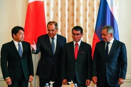 Bộ trưởng Quốc phòng Nhật Bản Itsunori Onodera, Ngoại trưởng Nga Sergei Lavrov, Ngoại trưởng Nhật Bản Taro Kono và Bộ trưởng Quốc phòng Nga Sergei Shoigu tại cuộc đàm phán theo cơ chế "2+2" ở Moskva, ngày 31/7. (Ảnh: AFP/TTXVN)