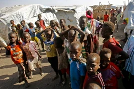 Trẻ em tại một trại tị nạn ở Nam Sudan. (Ảnh: AFP/TTXVN)