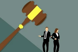 Mất tới 8,8 triệu USD vì 'lỡ' tán tỉnh vợ người khác