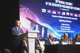 Phó Chủ tịch Quốc hội Việt Nam Đỗ Bá Tỵ phát biểu tại hội nghị. (Ảnh: Xuân Vịnh/TTXVN)