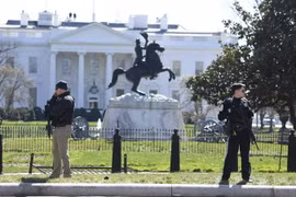 Bên ngoài Nhà Trắng tại thủ đô Washington DC., Mỹ ngày 8/3 vừa qua. (Ảnh: THX/TTXVN)