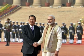 Thủ tướng Ấn Độ Narendra Modi tại lễ đón người đồng cấp Campuchia Samdech Techo Hun Sen ở thủ đô New Delhi của Ấn Độ ngày 27/1. (Ảnh: THX/TTXVN)