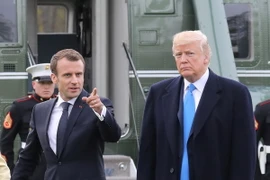Tổng thống Mỹ Donald Trump (phải) và người đồng cấp Pháp Emmanuel Macron tại Washington, DC ngày 23/4. (Ảnh: AFP/TXTVN)