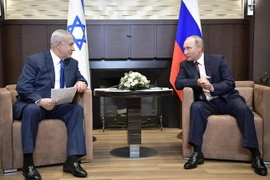 Tổng thống Nga Vladimir Putin và Thủ tướng Israel Benjamin Netanyahu tại cuộc gặp ở Sochi của Nga ngày 23/8/2017. (Ảnh: AFP/TTXVN)