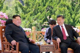 Nhà lãnh đạo Kim Jong-un trong cuộc hội đàm với Chủ tịch Trung Quốc Tập Cận Bình tại Đại Liên của Trung Quốc ngày 8/5 vừa qua. (Ảnh: Yonhap/TTXVN)