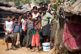 Người tị nạn tại khu trại tạm ở Cox's Bazar, Bangladesh ngày 6/2 vừa qua. (Ảnh: EPA-EFE/TTXVN)