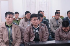 Tuyên phạt gần 40 năm tù với băng trộm chuyên vào chùa lấy gỗ sưa