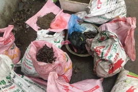 Những túi đầu đạn được thu gom tại trong vụ nổ ở Bắc Ninh. (Ảnh: Thái Hùng/TTXVN)