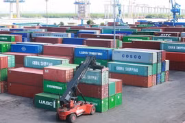  Bãi tập kết container tại Cảng Đình Vũ, thành phố Hải Phòng. (Ảnh: Lâm Khánh/TTXVN)