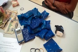 Bắt quả tang đối tượng mua bán, vận chuyển trái phép 3 bánh heroin 