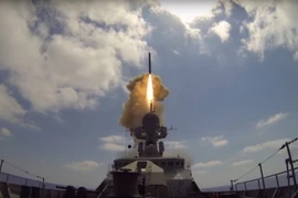 Tên lửa hành trình Kalibr rời khỏi bệ phóng. (Ảnh: EPA/TTXVN) 