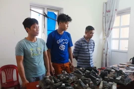 Ba đối tượng bị bắt. (Ảnh: Tường Vũ/Vietnam+)