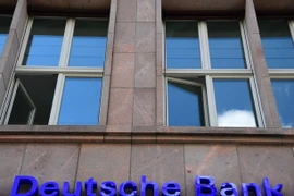 Ngân hàng Deutsche tại Berlin, Đức. (Ảnh: AFP/TTXVN)