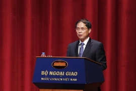 Thứ trưởng Thường trực Bộ Ngoại giao Bùi Thanh Sơn phát biểu khai mạc. (Ảnh: Lâm Khánh/TTXVN)