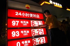 Trung Quốc giảm giá bán lẻ xăng dầu lần thứ 13 kể từ 2014