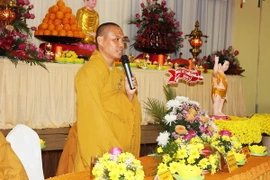 Thượng tọa Thích Trí Chơn kêu gọi nguyện cầu hòa bình cho Việt Nam. (Ảnh: Ngọc Mai)