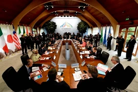 Các đại diện cấp cao tại Hội nghị G7 mở rộng. (Nguồn: AFP/TTXVN)