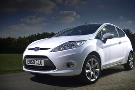 Doanh số bán xe tại Anh đạt mức cao kỷ lục trong 10 năm