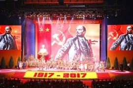 Chương trình nghệ thuật đặc biệt chào mừng lễ kỷ niệm. (Ảnh: TTXVN)