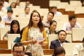 Đại biểu Quốc hội tỉnh Yên Bái Triệu Thị Huyền phát biểu. (Ảnh: Phương Hoa/TTXVN)