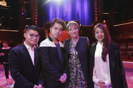 Tốp 3 Project Runway đến Paris tìm cảm hứng cho đêm chung kết 