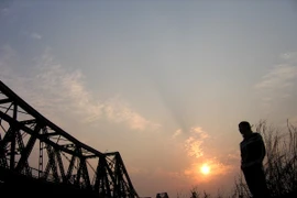 Cùng tìm về ký ức với “Đêm trắng cầu Long Biên” 
