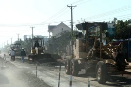 Khẩn trương giải phóng mặt bằng Quốc lộ 1, đường Hồ Chí Minh 