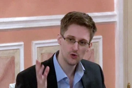Edward Snowden muốn gia hạn quy chế tị nạn tại Nga 