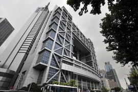 Chứng khoán Thượng Hải ngược xu hướng chung, giảm điểm kỷ lục