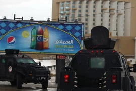 Libya: Các tay súng kích nổ tự sát trong khách sạn ở Tripoli