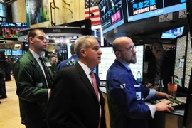 Thâm hụt thương mại của Mỹ thấp nhất trong vòng 1 năm qua