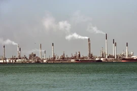 Thị trường năng lượng toàn cầu lao đao trước đà giảm mạnh của giá dầu