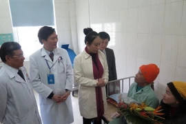 Hai bệnh nhân đầu tiên khỏi ung thư vú nhờ ghép tế bào gốc