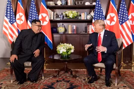 Tổng thống Mỹ Donald Trump (phải) và lãnh đạo Triều Tiên Kim Jong-un. (Nguồn: Twitter)
