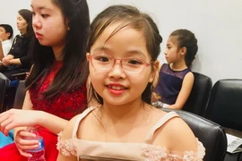 Bé gái Việt 7 tuổi giành giải nhất cuộc thi piano quốc tế ở New York 