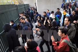 Sinh viên Iran biểu tình phản đối các vấn đề về kinh tế tại Tehran ngày 30/12/2017. (Nguồn: AFP/TTXVN)