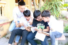 Ôn thi chuẩn bị cho kỳ thi Trung học Phổ thông Quốc gia năm 2018. (Nguồn: TTXVN)