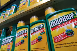 Sản phẩm thuốc diệt cỏ Roundup. (Nguồn: Al Jazeera)