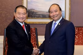 Thủ tướng Nguyễn Xuân Phúc tiếp ông Charoen Sirivadhanabhakdi, Chủ tịch Tập đoàn ThaiBev. (Ảnh: Thống Nhất/TTXVN)