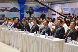 Các đại biểu dự Chương trình giao lưu văn hóa, du lịch và thương mại Việt Nam-Trung Quốc. (Ảnh: Trung Kiên/TTXVN)