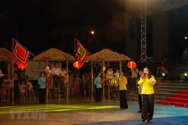 Hát bài chòi. (Nguồn: TTXVN)