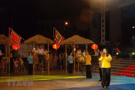 Hát bài chòi. (Nguồn: TTXVN)