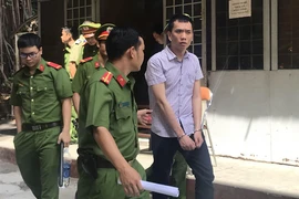 Xét xử nguyên cán bộ công an tội gián điệp, dọa bán tài liệu mật