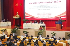 Toàn cảnh phiên họp toàn thể với nội dung 'Phương hướng đối ngoại: Đẩy mạnh ngoại giao phục vụ phát triển trong thời kỳ hội nhập quốc tế sâu rộng' trong khuôn khổ Hội nghị Ngoại giao lần thứ 30. (Ảnh: Lâm Khánh/TTXVN)