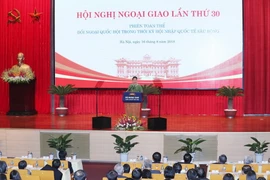 Chủ tịch Quốc hội Nguyễn Thị Kim Ngân phát biểu tại Hội nghị ngoại giao lần thứ 30. (Ảnh: Trọng Đức/TTXVN)