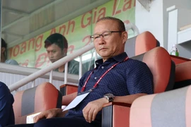 Huấn luyện viên trưởng Đội tuyển Quốc gia Việt Nam Park Hang-seo dự trận đấu. (Ảnh: Dư Toán/TTXVN)