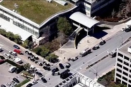 Bên ngoài trụ sở You Tube. (Nguồn: Fox News)